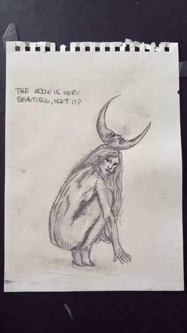 Mond Mädchen Eine skurrile Kreatur mit Hörnern, die in einer kauernden Position sitzt.